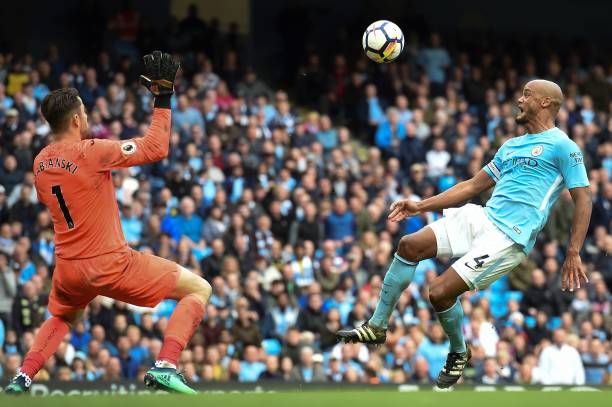 而科雷亚正 而科雷亚正