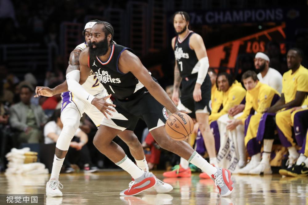 超赛场上立 超赛场上立